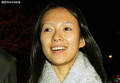 女子22年不卸妆红成关公，揭秘她背后的故事