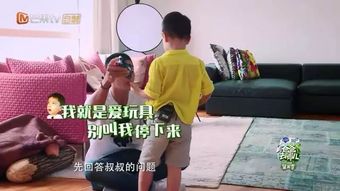 15岁女生暑假帮父亲装空调走红，小小身影展现家庭担当